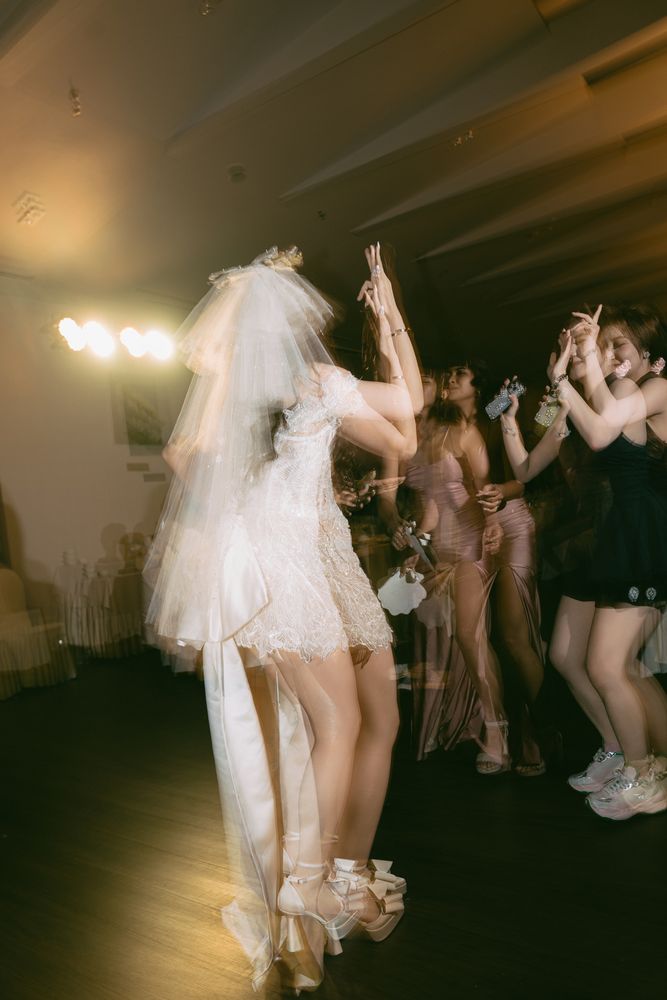 Wedding reception and dancing, documentary wedding photography by Nupakachi