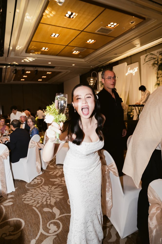 Wedding reception and dancing, documentary wedding photography by Nupakachi
