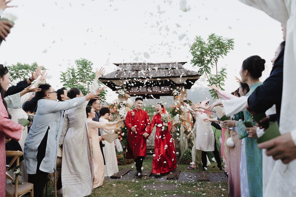 Vietnamese wedding ceremony and traditions, documentary wedding photography by Nupakachi