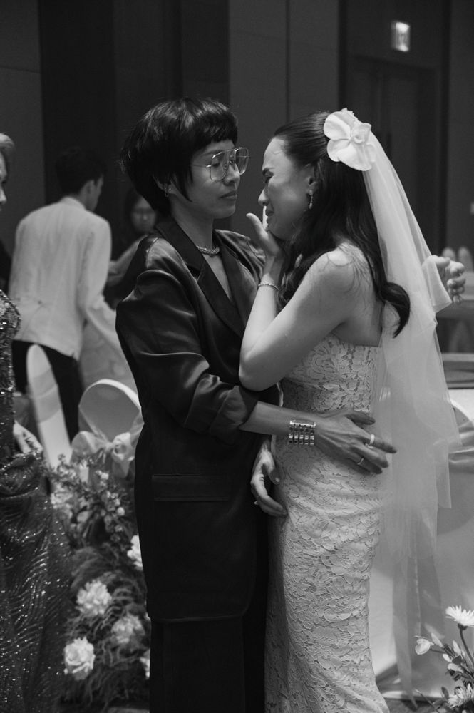 Wedding reception and dancing, documentary wedding photography by Nupakachi
