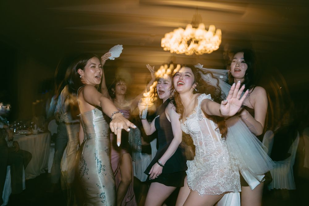 Wedding reception and dancing, documentary wedding photography by Nupakachi