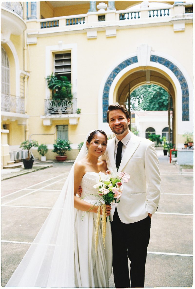 Pre-wedding at the Ho Chi Minh City Museum of Fine Arts on 35mm film (frame 1 of 12)