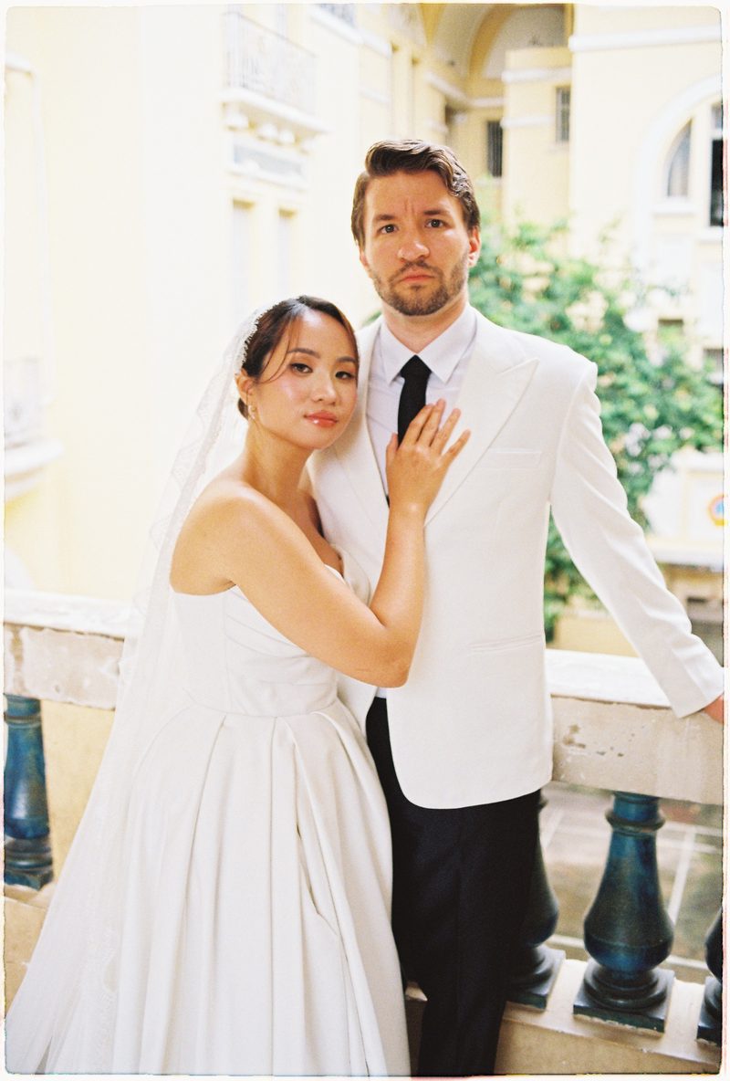 Pre-wedding at the Ho Chi Minh City Museum of Fine Arts on 35mm film (frame 7 of 12)