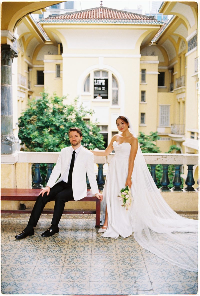 Pre-wedding at the Ho Chi Minh City Museum of Fine Arts on 35mm film (frame 10 of 12)