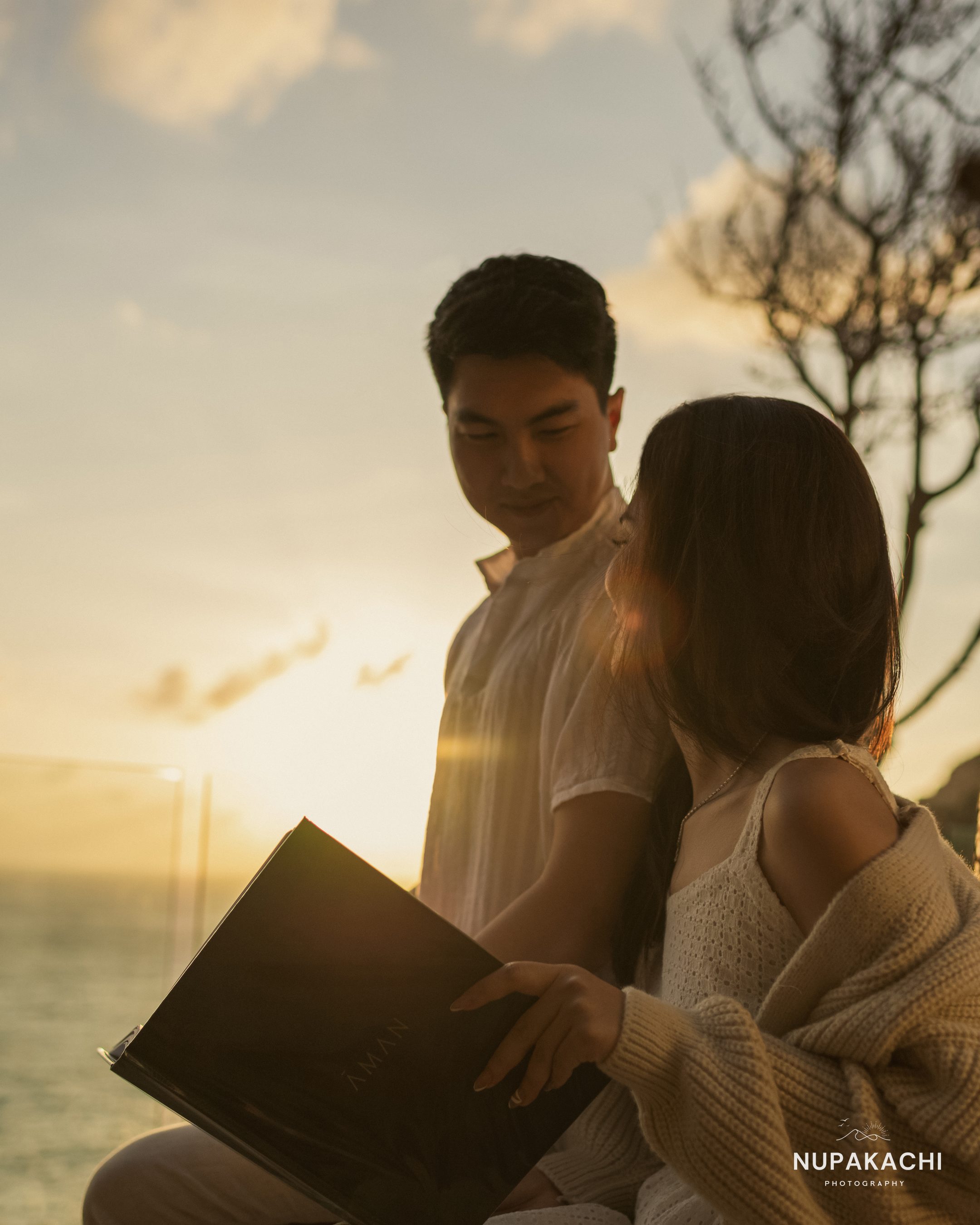Cùng đọc sách trong nắng hoàng hôn, prewedding Nha Trang