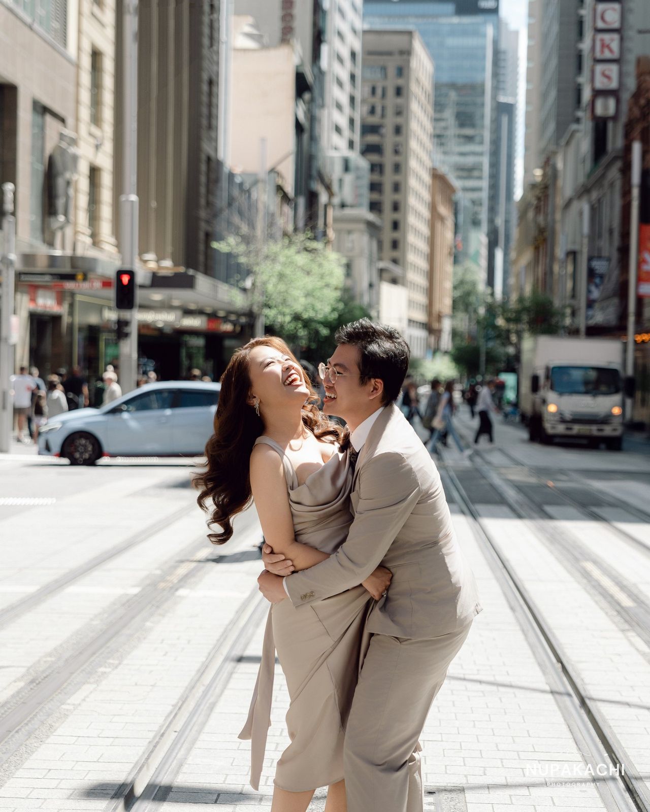 City street kiss in Sydney, urban pre-wedding photography