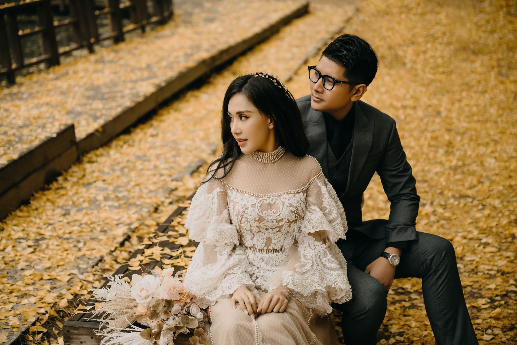 Hàng cây vàng rực