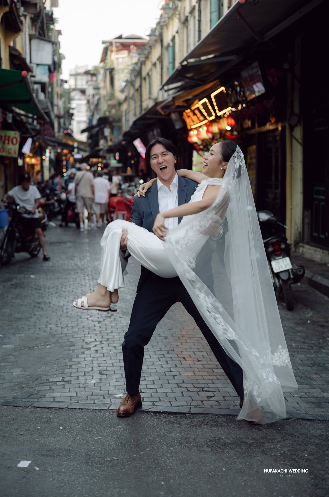 Ảnh cưới Hà Nội mùa thu