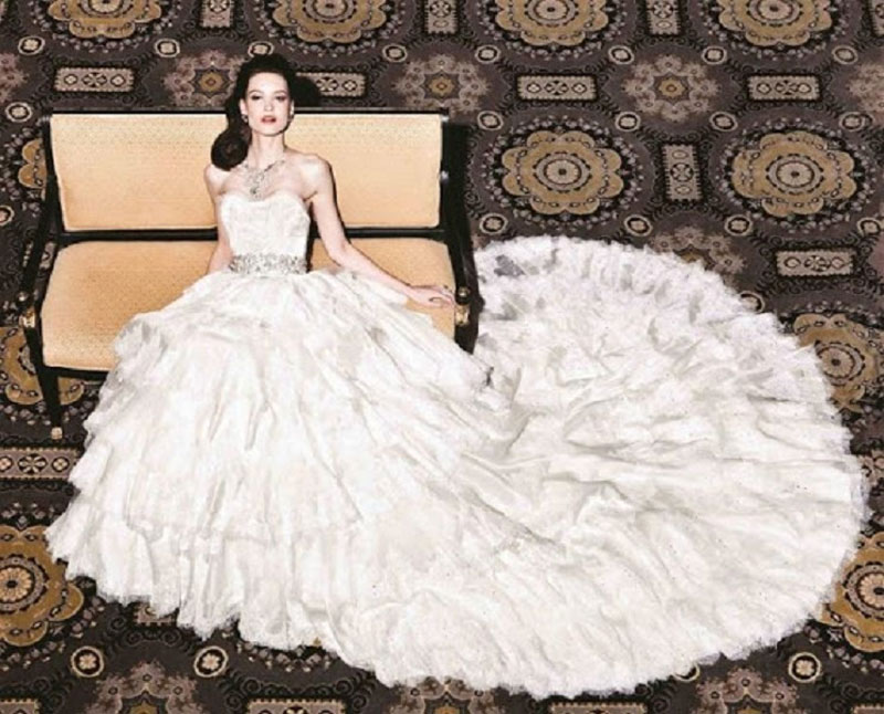 Váy cưới đính kim cương của nhà thiết kế Yumi Katsura