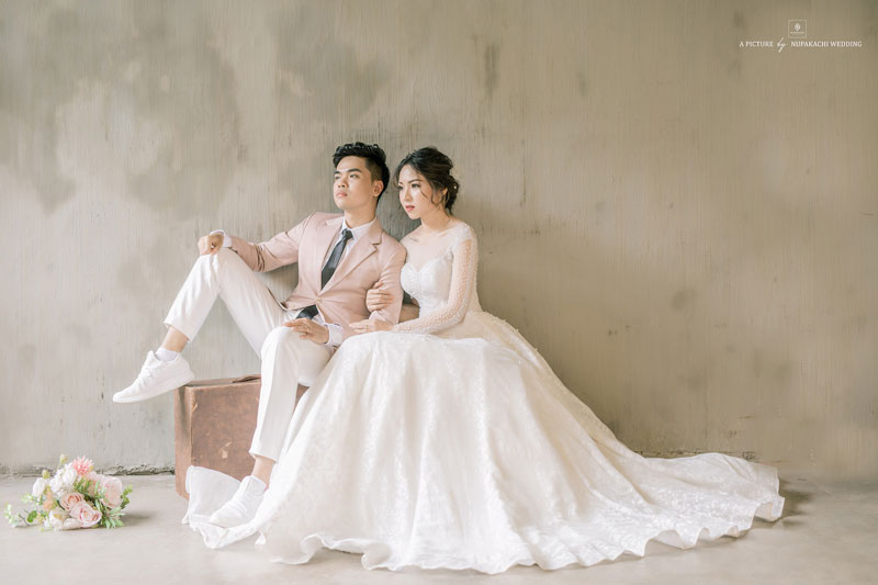 chụp ảnh cưới trong studio theo phong cách Hàn Quốc